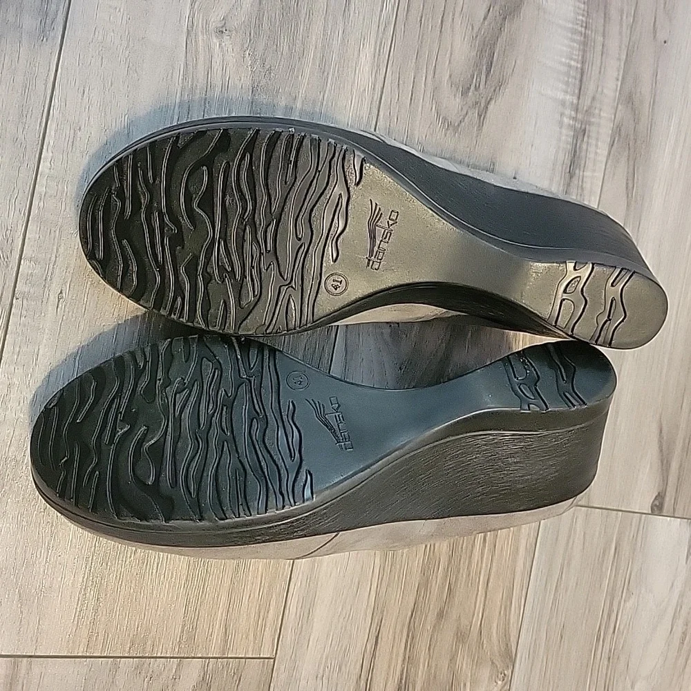 Dansko Wedge Heel Shoe Womens  Gray EU 41 Suede Leather‎ US 10.5 Style 0314